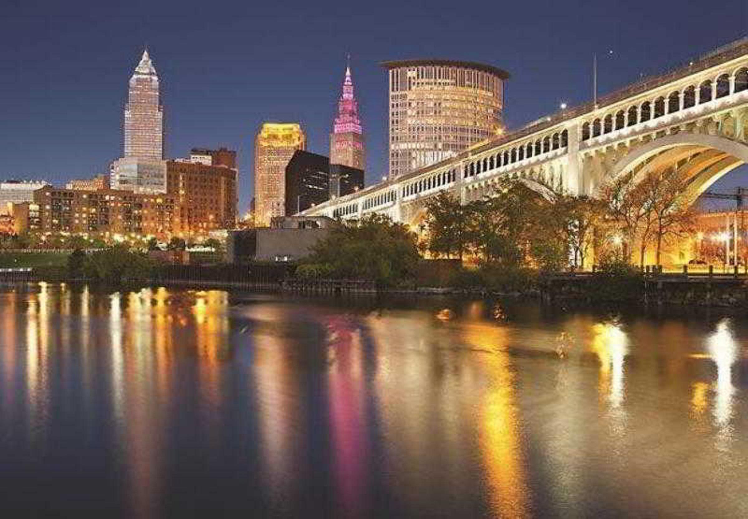 Wyndham Cleveland Airport Hotel Exterior photo