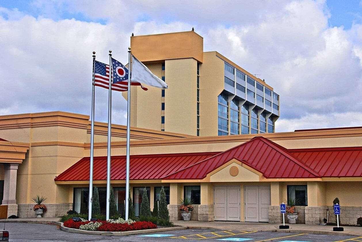 Wyndham Cleveland Airport Hotel Exterior photo