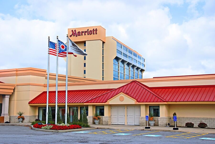 Wyndham Cleveland Airport Hotel Exterior photo